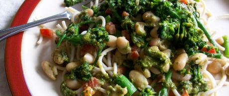 Salteado de Broccolini y Pesto 